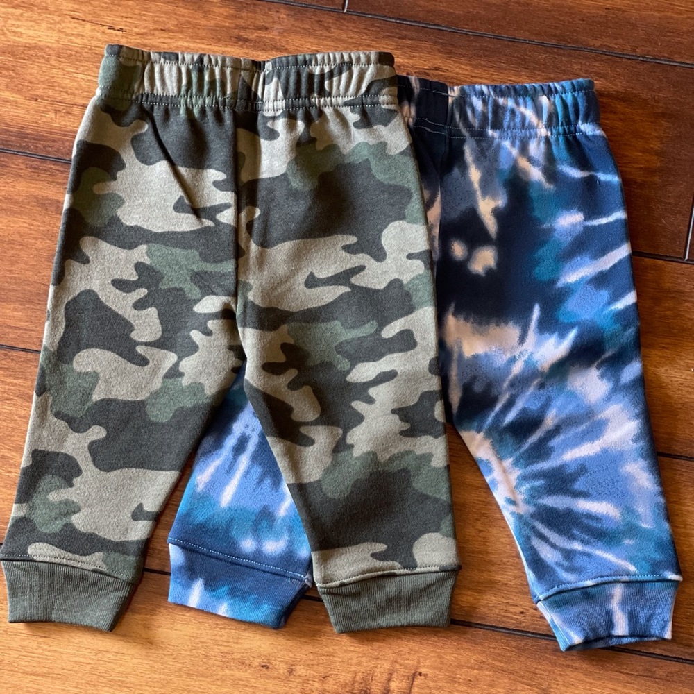 2  pairs of sweatpants camouflage and blue tie dye.  NWOT jogging pants boys
